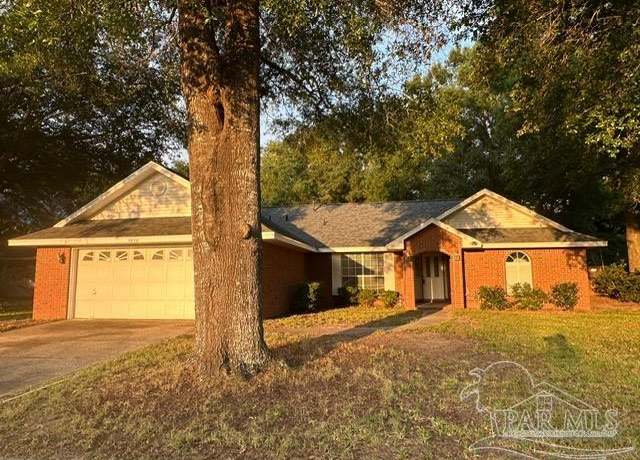 Property at 9640 Hummingbird Blvd, Pensacola, FL 32514, 3 beds, 2 baths