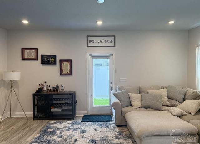 Property at 1001 Mclaren Cir, Ft Walton Beach, FL 32547, 3 beds, 2.5 baths
