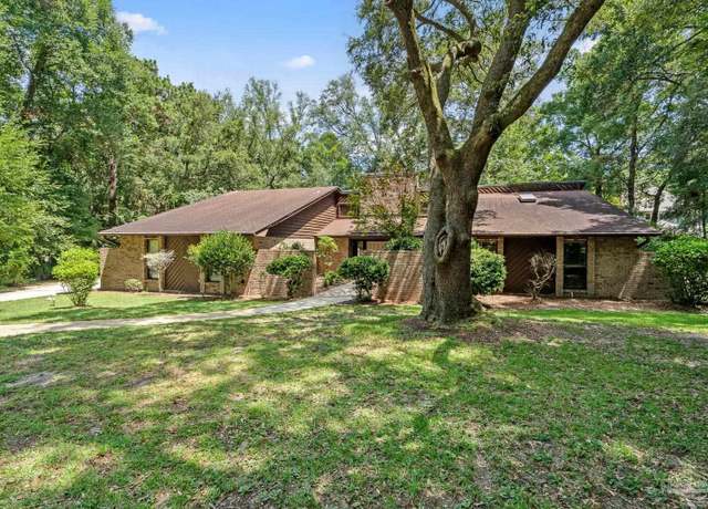 Property at 1314 Hound Chase Cir, Pensacola, FL 32514, 3 beds, 2.5 baths