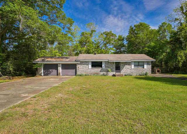 Property at 8 Cambridge Ave, Pensacola, FL 32534, 3 beds, 1.5 baths