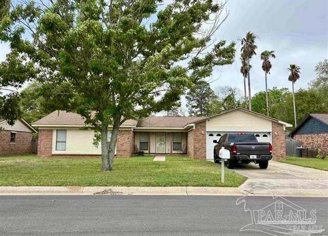 Property at 2654 Tinosa Cir, Pensacola, FL 32526, 3 beds, 2 baths
