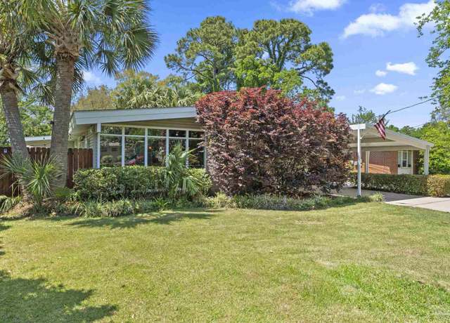 Property at 184 Camelia St, Gulf Breeze, FL 32561, 4 beds, 4 baths