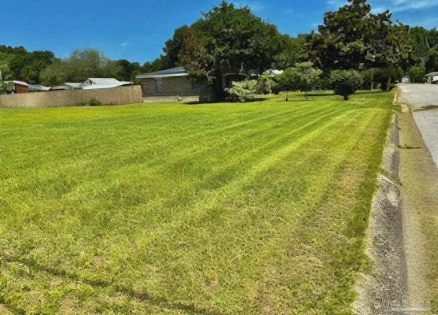 Property at 7111 Mcadam Ct, Pensacola, FL 32504