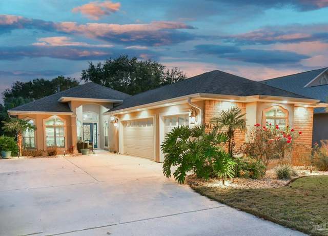 Property at 4135 Oak Pointe Dr, Gulf Breeze, FL 32563, 3 beds, 3 baths