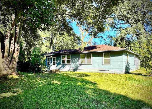 Property at 20 Gulf St, Pensacola, FL 32506, 3 beds, 2 baths