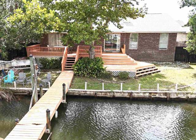 Property at 1634 Kauai Ct, Gulf Breeze, FL 32563, 3 beds, 2 baths