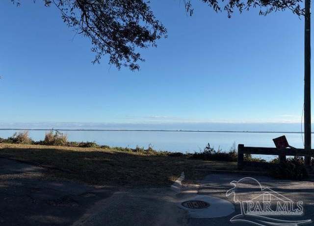 Property at 10 Pickens Ave, Pensacola, FL 32503, 4 beds, 2 baths