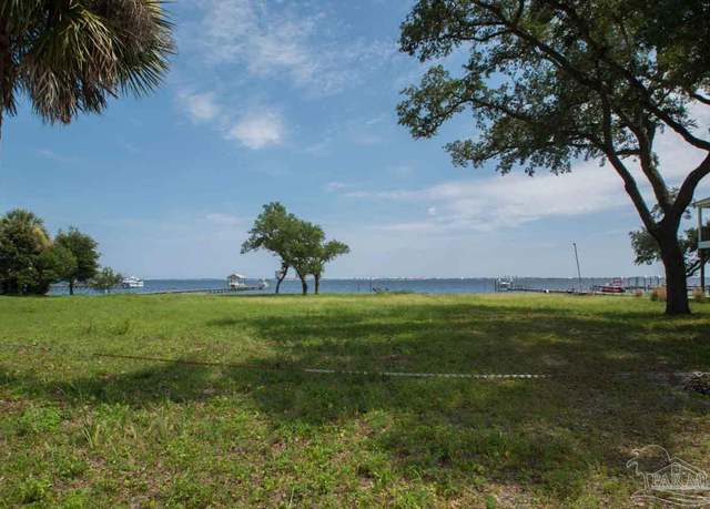 Property at 3013 Bay St, Gulf Breeze, FL 32563