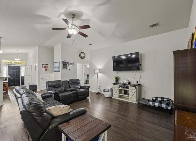 Property at 4327 Thistle Pine Ct, Pace, FL 32571, 4 beds, 2 baths
