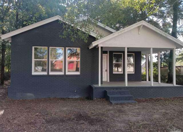 Property at 282 Bracewell St, Crestview, FL 32536, 4 beds, 2 baths