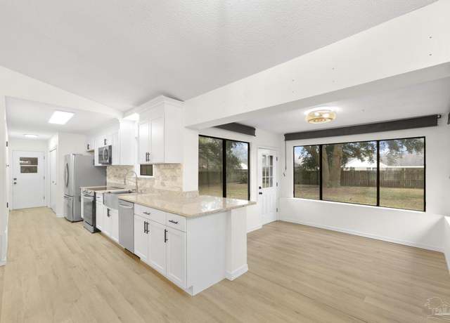 Property at 4941 Tealwood Dr, Pace, FL 32571, 3 beds, 2 baths
