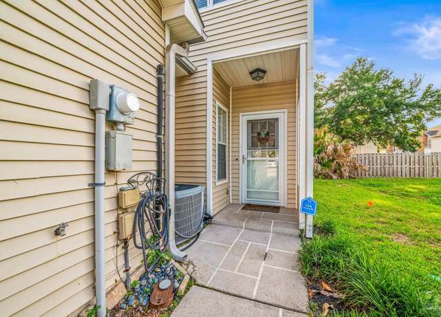 Property at 601 E Burgess Rd Unit K1, Pensacola, FL 32504, 2 beds, 2.5 baths