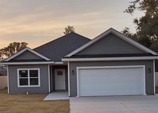 Property at 205 Milton Rd, Pensacola, FL 32507, 3 beds, 2 baths
