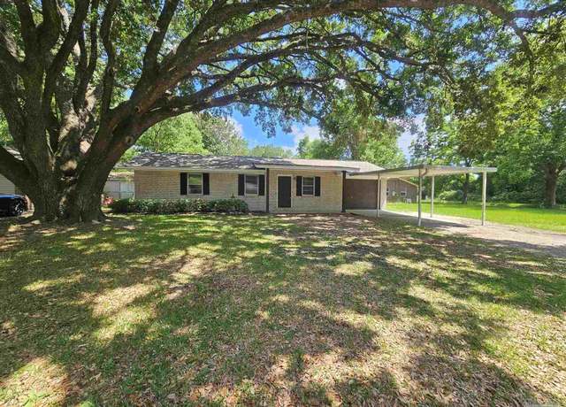 Property at 2003 Woodbury Cir, Cantonment, FL 32533, 3 beds, 2 baths