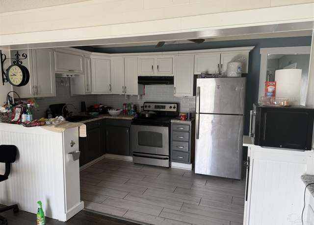 Property at 18 Besma Dr, Pensacola, FL 32506, 3 beds, 1 bath