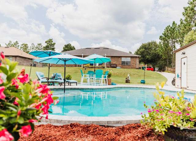 Property at 6417 Welannee Blvd, Laurel Hill, FL 32567, 5 beds, 3 baths