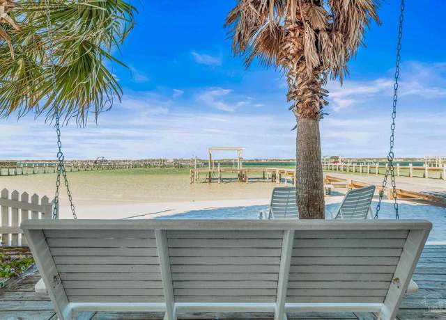 Property at 1444 Homeport Dr, Navarre, FL 32566, 5 beds, 3.5 baths