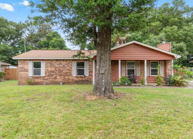 Property at 6555 Bellview Pines Pl, Pensacola, FL 32526, 3 beds, 2 baths