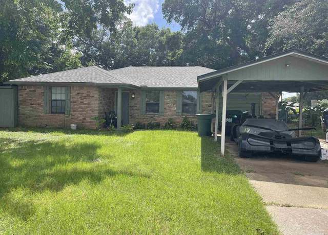 Property at 6539 N Blue Angel Pkwy, Pensacola, FL 32526, 3 beds, 2 baths