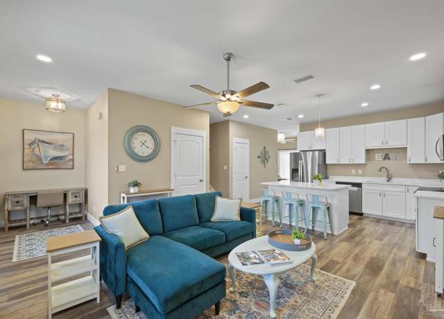 Property at 1621 E Cervantes St, Pensacola, FL 32501, 3 beds, 2.5 baths