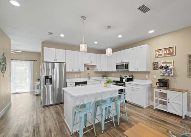 Property at 1621 E Cervantes St, Pensacola, FL 32501, 3 beds, 2.5 baths