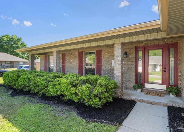 Property at 1863 Bay Pine Cir, Gulf Breeze, FL 32563, 4 beds, 2 baths