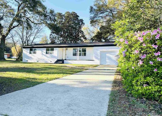 Property at 1000 E Vernon St, Pensacola, FL 32504, 3 beds, 2 baths
