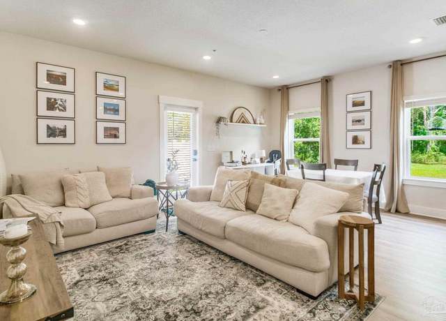 Property at 1663 Iroquois Ct, Pensacola, FL 32534, 3 beds, 2.5 baths