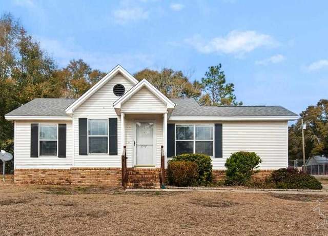 Property at 2512 Sunset Dr, Crestview, FL 32536, 3 beds, 2 baths