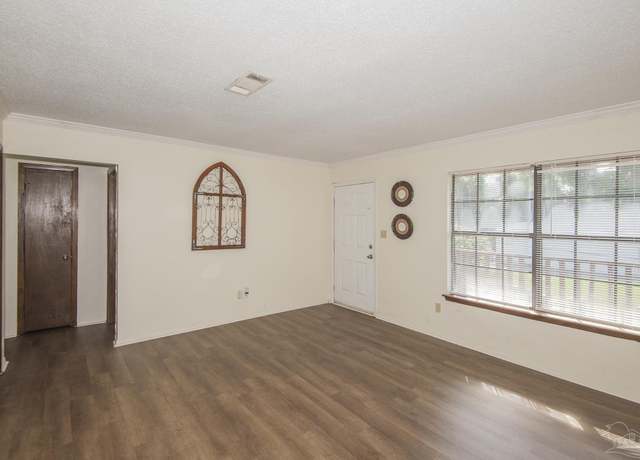 Property at 3850 Creighton Rd Unit B2, Pensacola, FL 32504, 2 beds, 1 bath