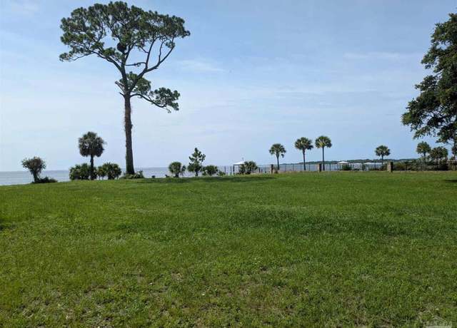 Property at 42 Star Lake Dr, Pensacola, FL 32507