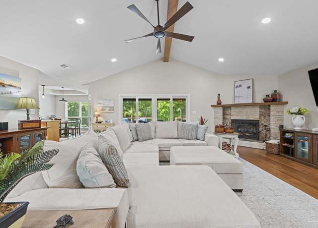 Property at 2519 Valley Rd, Navarre, FL 32566, 4 beds, 2.5 baths