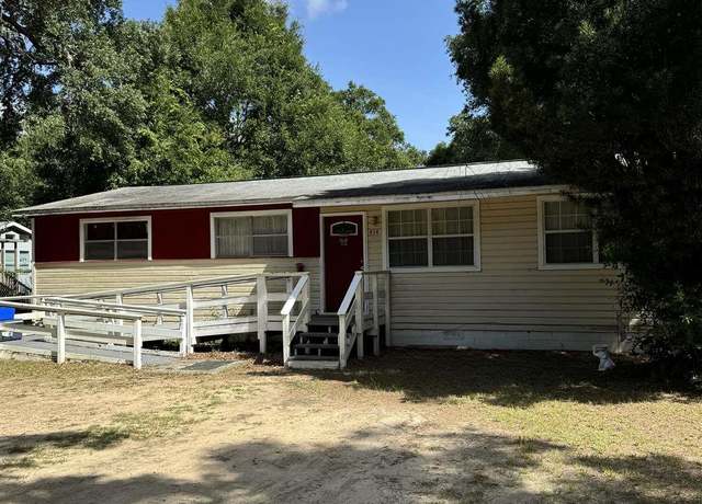 Property at 414 Clay St, Pensacola, FL 32505, 3 beds, 1 bath
