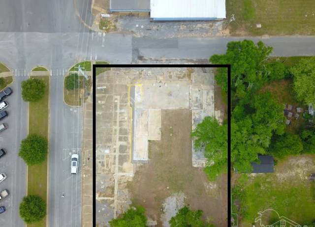 Property at 698 S Main St, Crestview, FL 32536