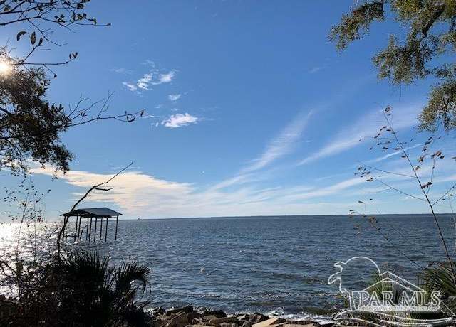 Property at 433 S Garcon Point Rd, Milton, FL 32583