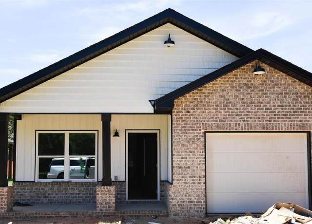 Property at 201 Charleston Dr, Pensacola, FL 32534, 3 beds, 2 baths