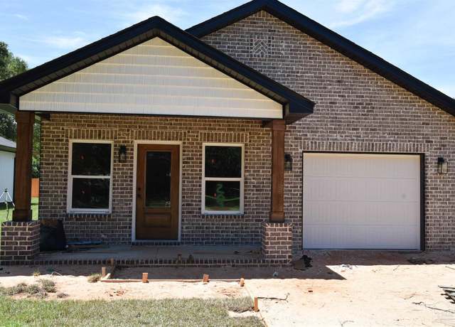 Property at 203 Charleston Dr, Pensacola, FL 32534, 3 beds, 2 baths