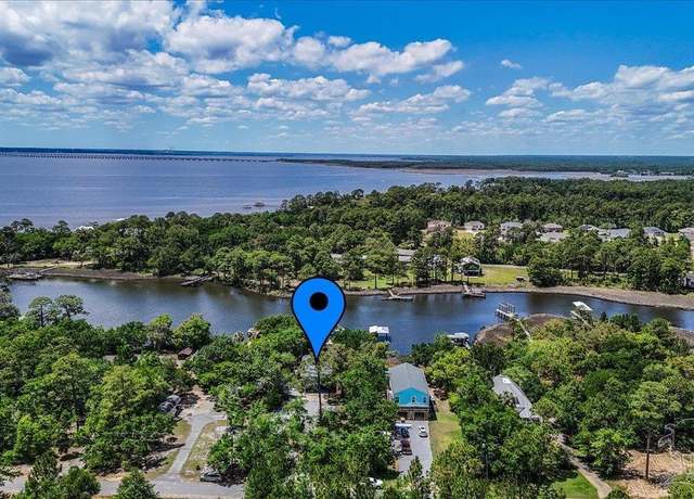 Property at 1948 Tanbark Dr, Milton, FL 32583, 3 beds, 2 baths