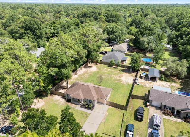 Property at 5951 Country Club Rd, Milton, FL 32570, 3 beds, 2 baths