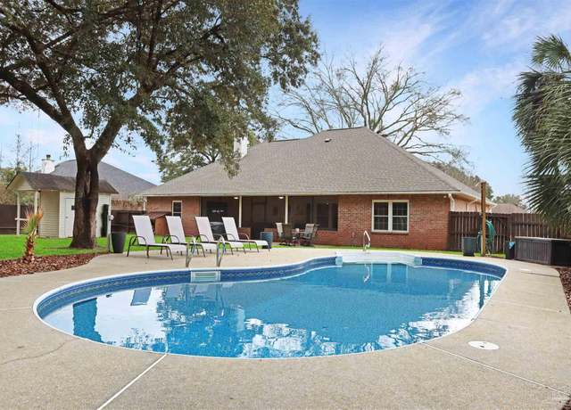 Property at 4226 N Cambridge Way, Pace, FL 32571, 4 beds, 2 baths