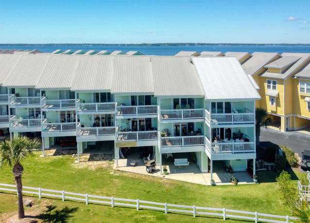 Property at 16002 Innerarity Pt Rd, Pensacola, FL 32507, 2 beds, 2.5 baths