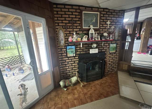 Property at 602 New York Dr, Pensacola, FL 32501, 3 beds, 1 bath