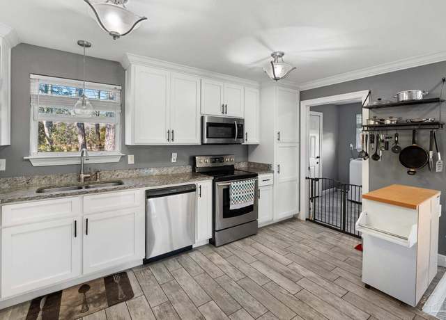 Property at 8240 Tempest Dr, Pensacola, FL 32506, 2 beds, 2 baths