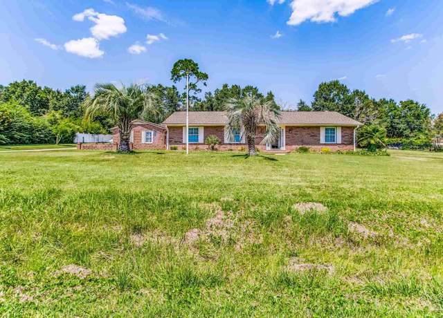 Property at 4630 Deerfield Dr, Pensacola, FL 32526, 3 beds, 2 baths