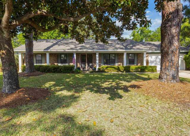 Property at 713 Southern Ct, Gulf Breeze, FL 32561, 4 beds, 2 baths
