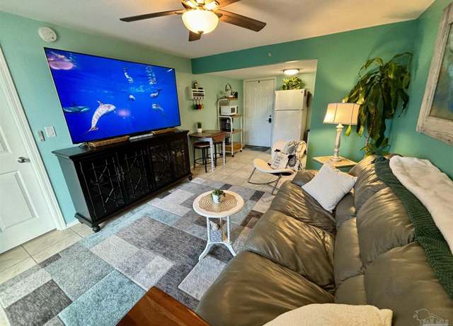 Property at 201 S Stillman St #304, Pensacola, FL 32505, 1 bed, 1 bath