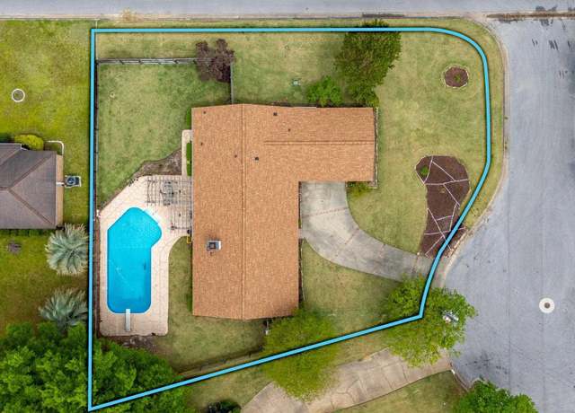 Property at 3835 Flintwood Rd, Pensacola, FL 32504, 4 beds, 2.5 baths