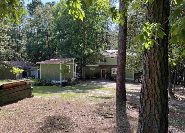 Property at 200 Agnes Trl, Defuniak Springs, FL 32435, 3 beds, 3.5 baths
