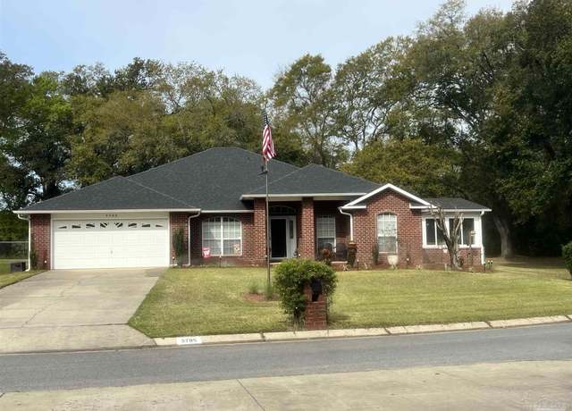 Property at 5785 Tiger Woods Dr, Milton, FL 32570, 4 beds, 2.5 baths
