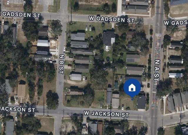 Property at 704 W Jackson St, Pensacola, FL 32501